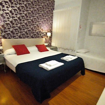 7 Moons B&B Валенсия Экстерьер фото