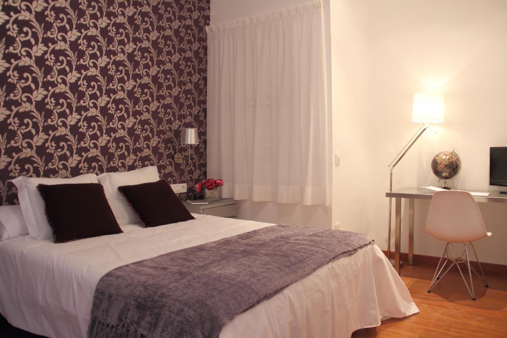 7 Moons B&B Валенсия Экстерьер фото