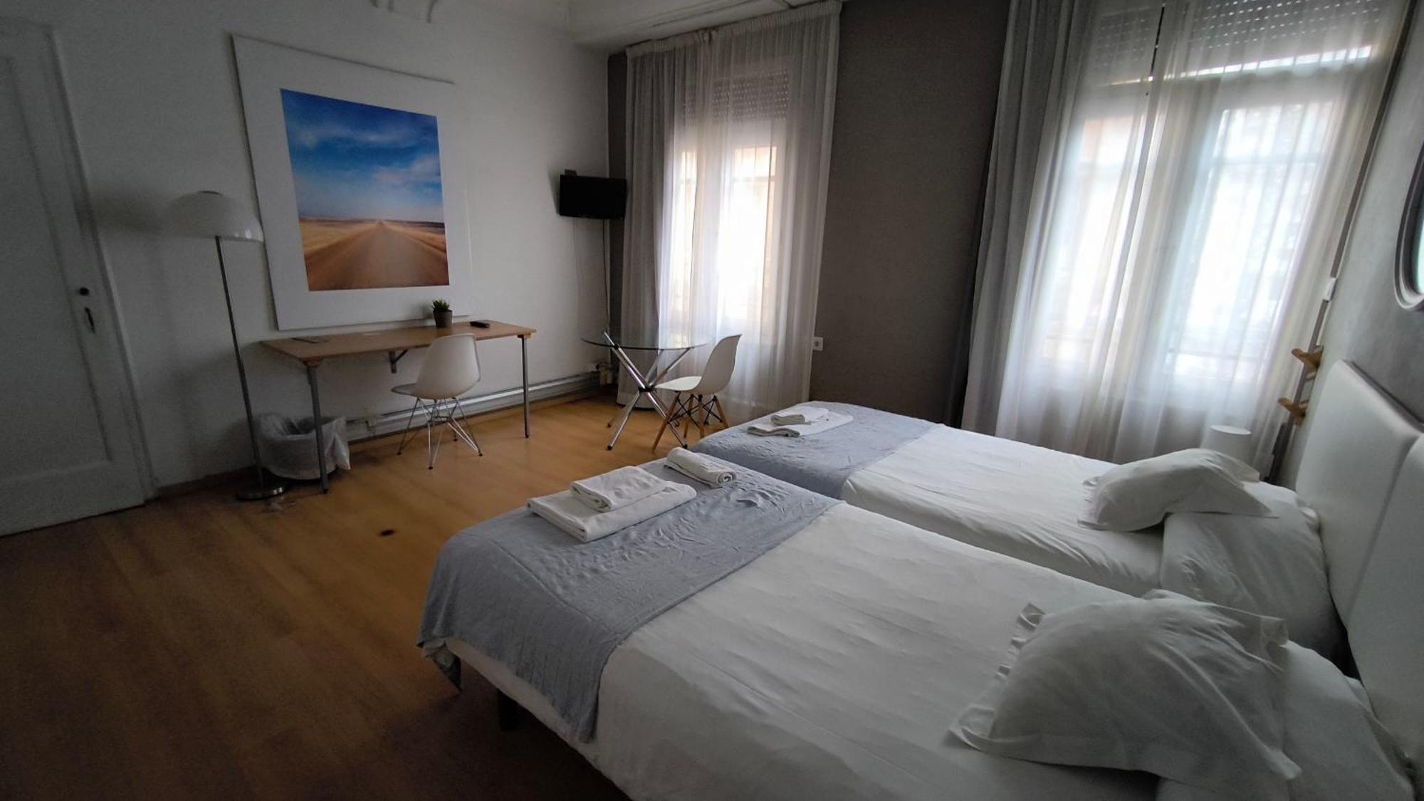 7 Moons B&B Валенсия Экстерьер фото