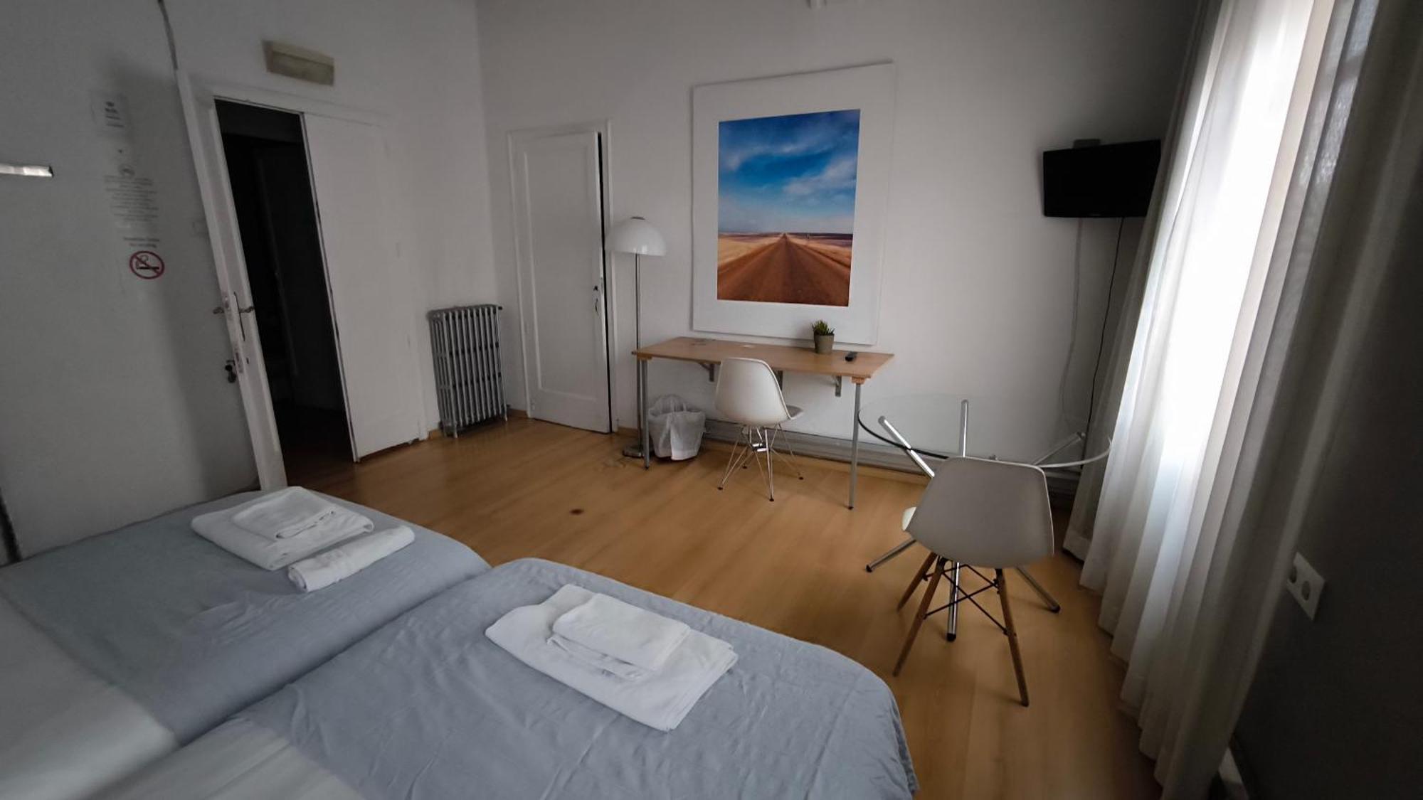 7 Moons B&B Валенсия Экстерьер фото