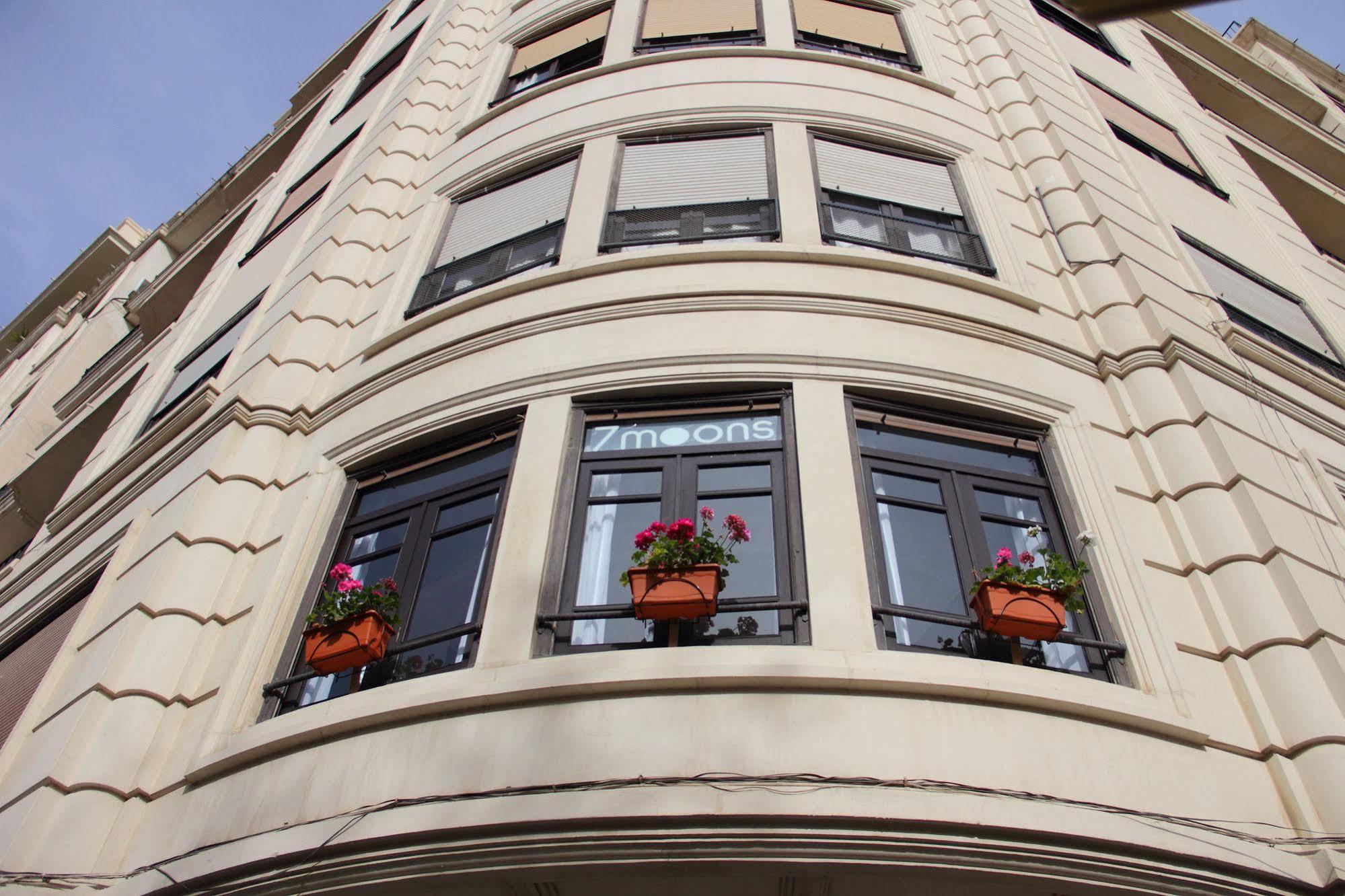 7 Moons B&B Валенсия Экстерьер фото